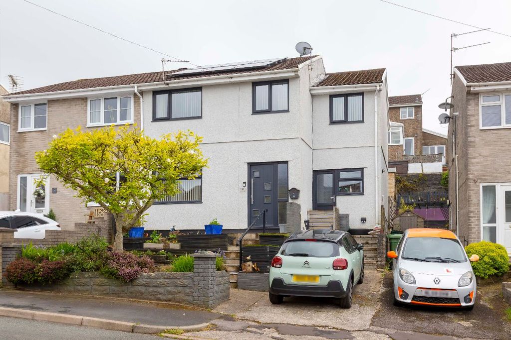 4 bed semi-detached house for saleCynon View, Cilfynydd, Pontypridd CF37