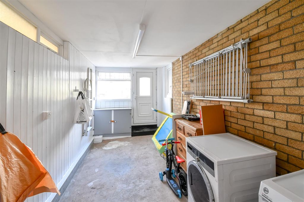 Additional image 11 of 2 bed detached bungalow for saleTaf Close, Barry CF62