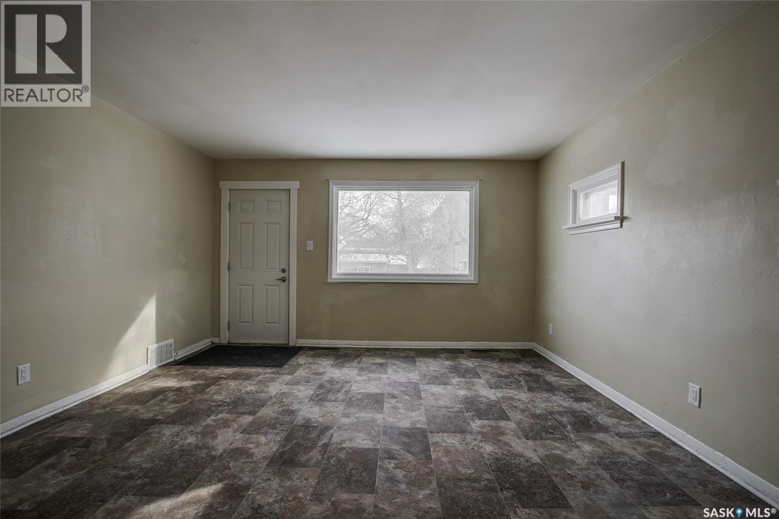 Additional image 2 of 327 Q Avenue S, Saskatoon, SK, S7M2Y2