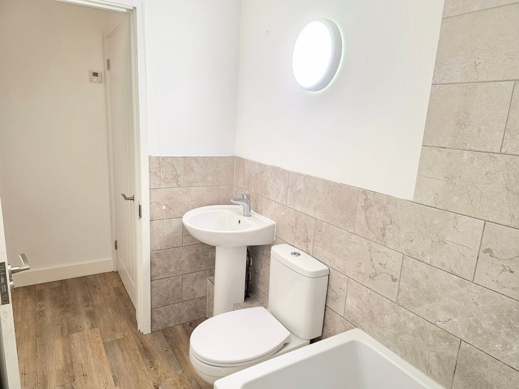 Additional image 8 of 2 bed flat for saleVictoria Place, Banbury OX16