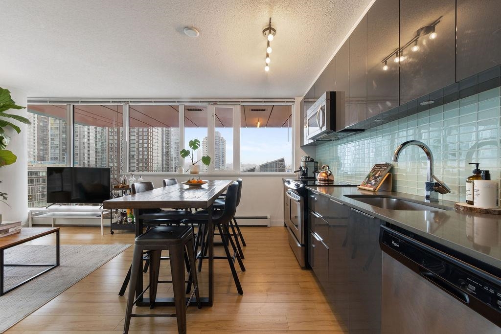 Additional image 4 of 609-1325 Rolston Street, Vancouver, BC, V6B 0M2