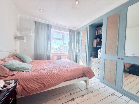 Gurney Road, Northolt, London, UK UB5, Room to rent
