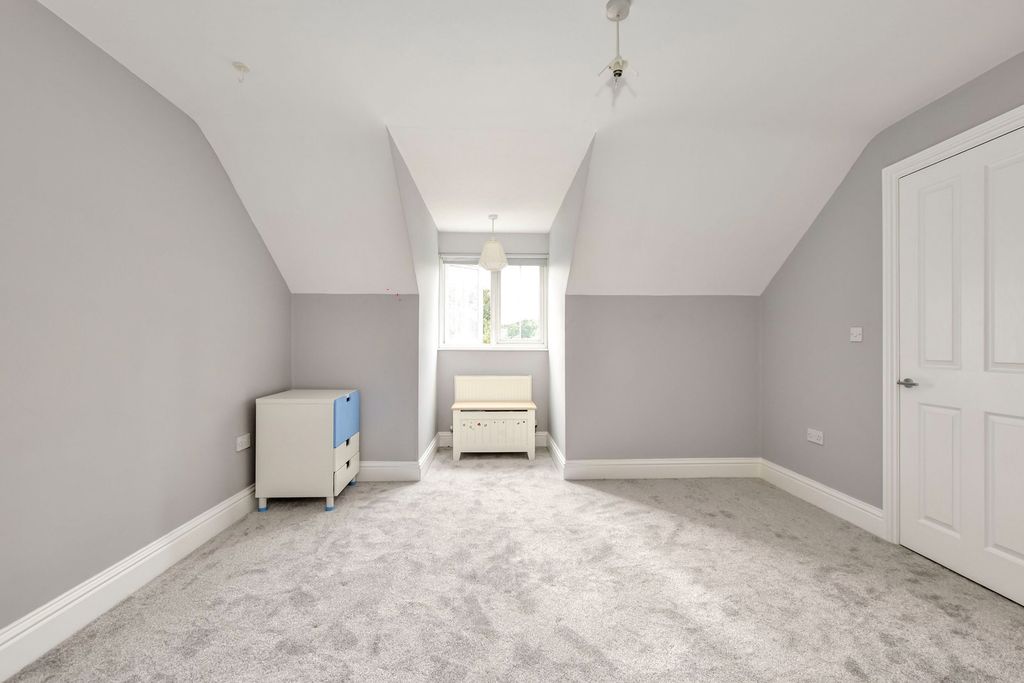Additional image 19 of 4 bed semi-detached house for salePopes Road, Abbots Langley WD5