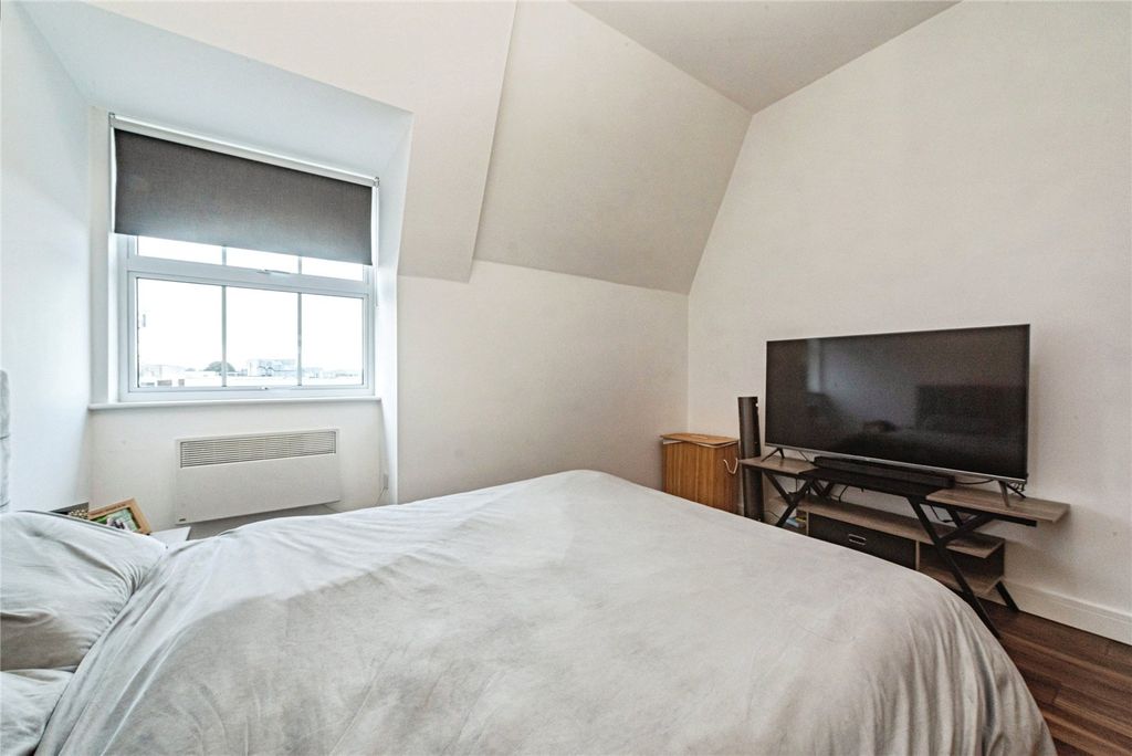 Additional image 16 of 2 bed flat for saleLittle Victoria Street, Basingstoke, Hampshire RG21
