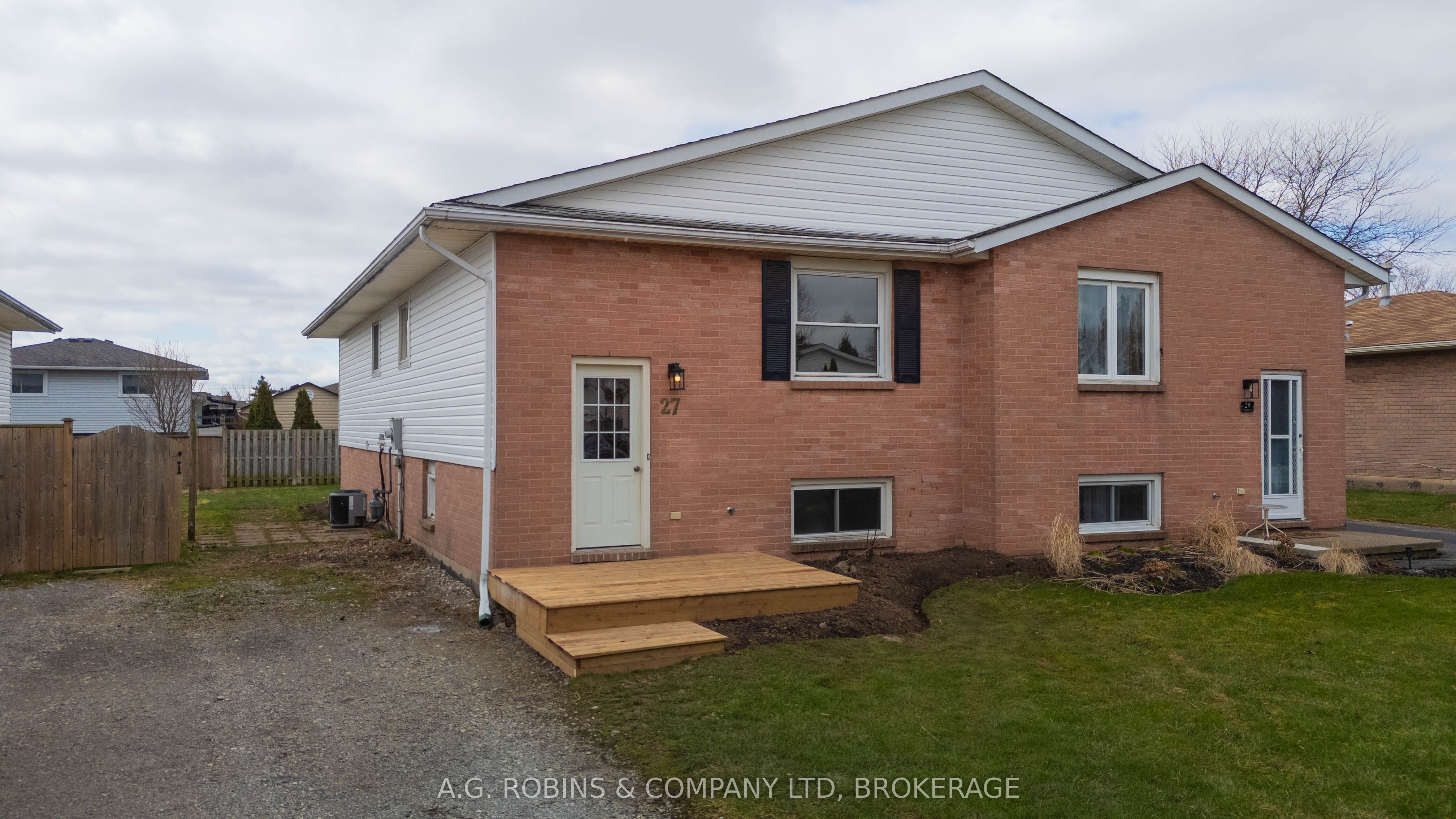 Additional image 3 of 27 Briarsdale Crescent, Welland, ON, L3C 6R8