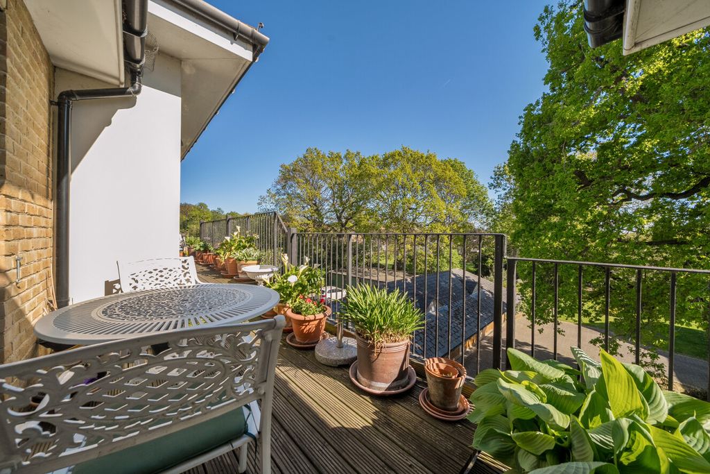 Additional image 20 of 3 bed flat for saleOverbury Avenue, Beckenham BR3