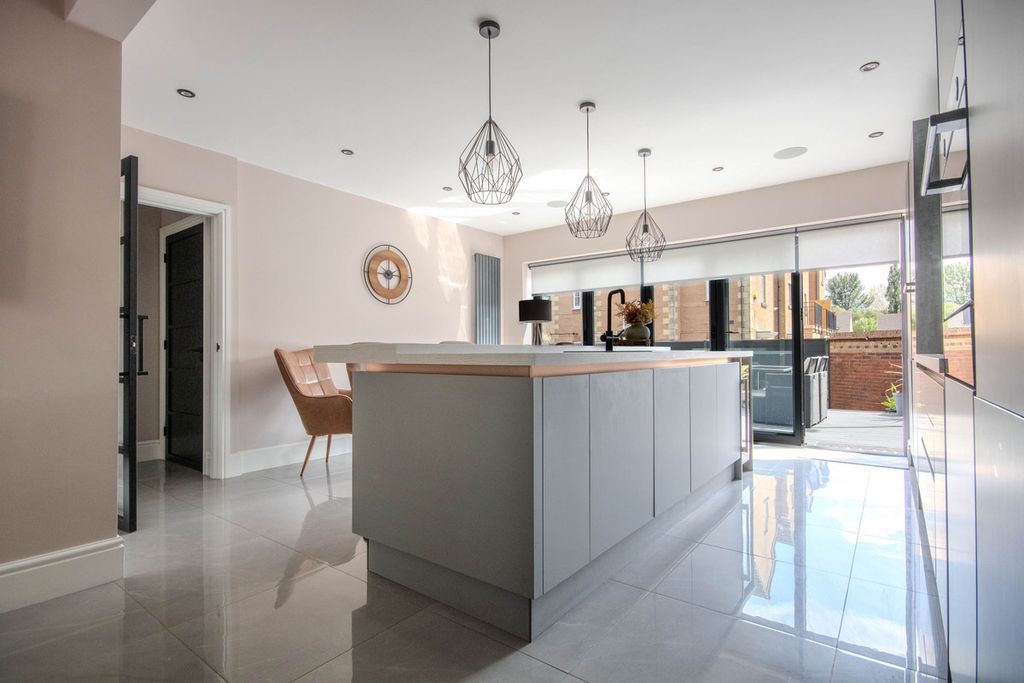 Additional image 8 of 4 bed detached house for saleLong Heath Close, Caerphilly CF83