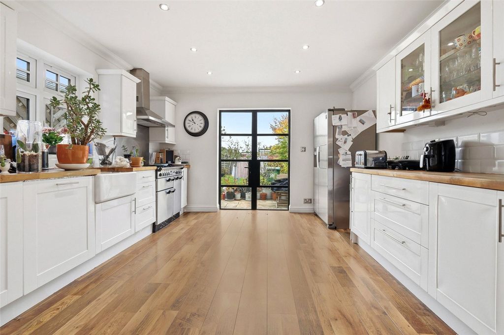 Additional image 3 of 3 bed semi-detached house for saleSouthend Road, Billericay CM11
