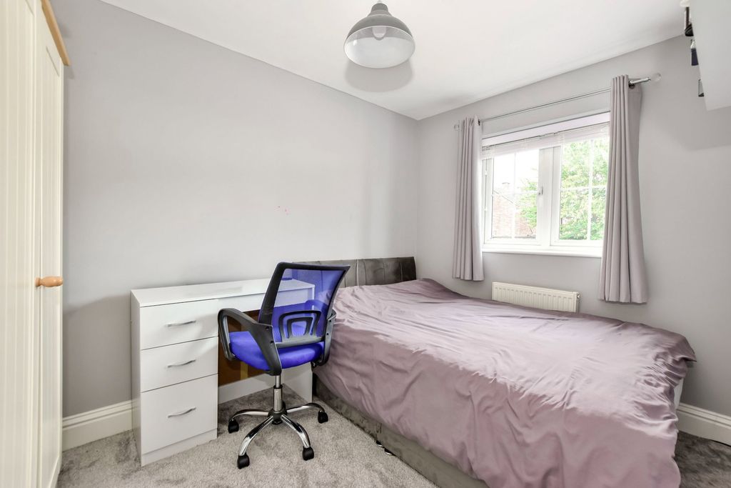 Additional image 16 of 4 bed semi-detached house for salePopes Road, Abbots Langley WD5