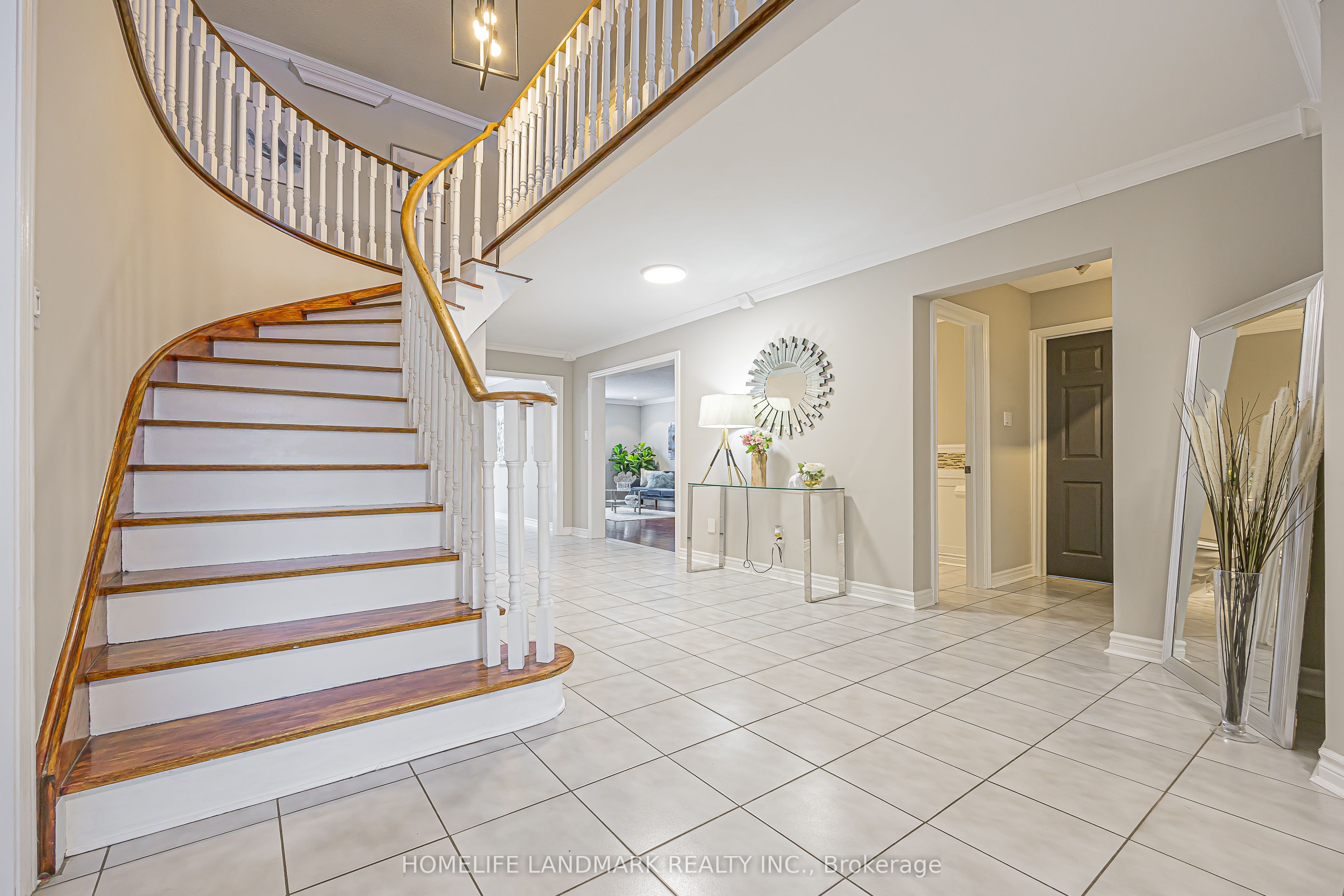 Additional image 2 of 246 Jelley Avenue, Newmarket, ON, L3X 1S6