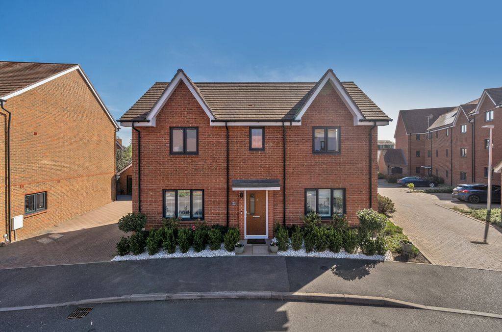 Additional image 25 of 3 bed detached house for saleQuiller Avenue, Arborfield Green, Reading, Berkshire RG2