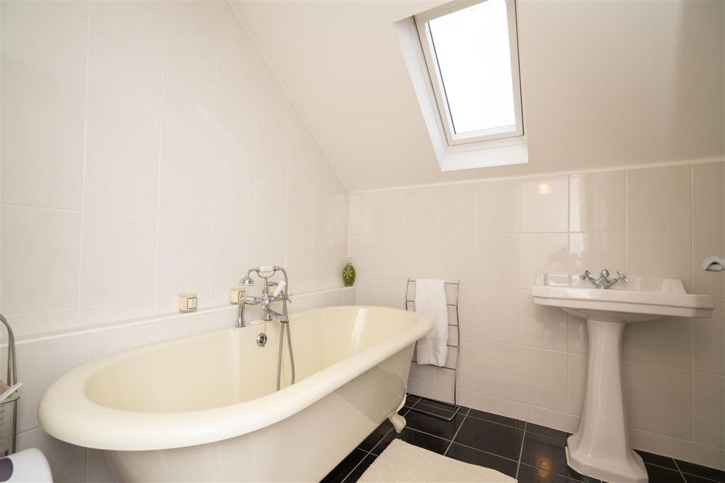 Additional image 15 of 6 bed detached house for saleNorsey Road, Billericay CM11