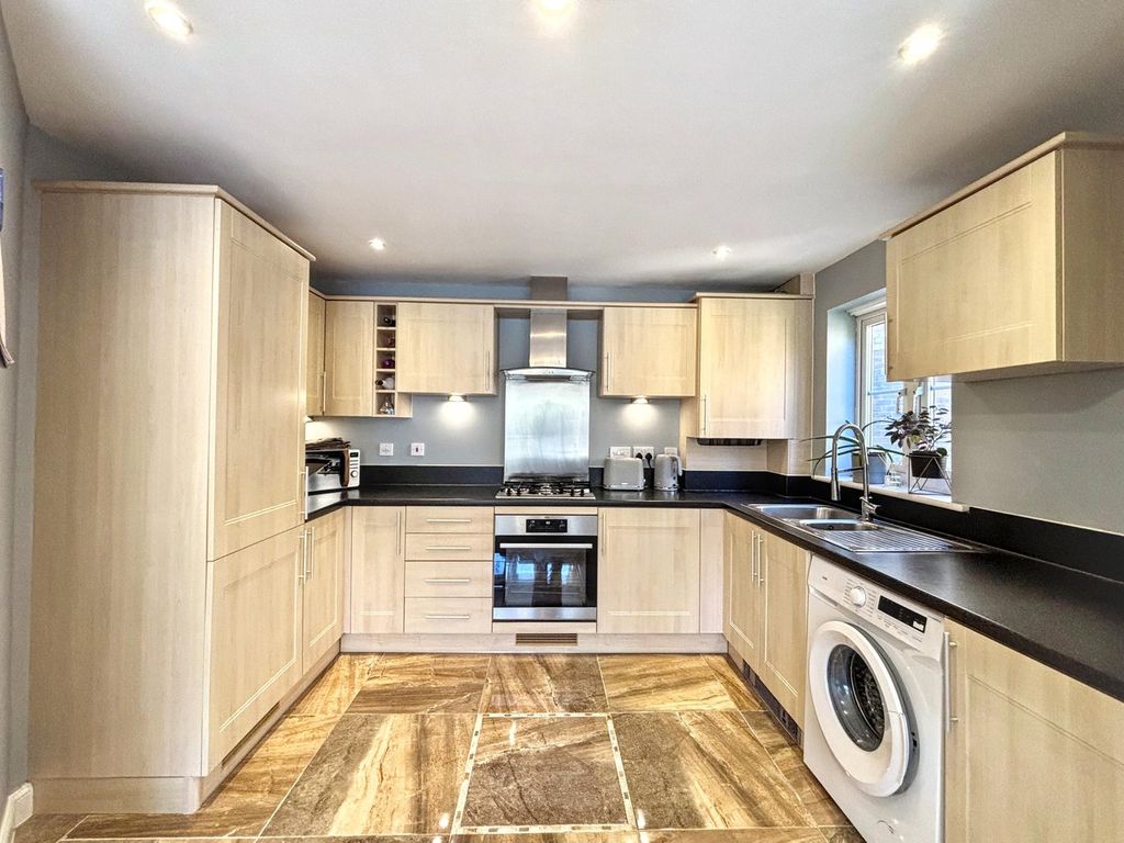 Additional image 7 of 2 bed flat for salePierwarden Mews, St Leonards-On-Sea TN38
