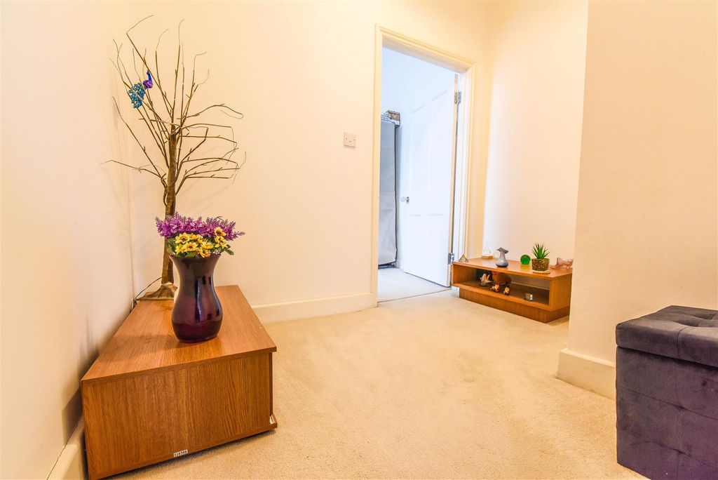 Additional image 7 of 1 bed flat for saleMarybrook Street, Berkeley GL13