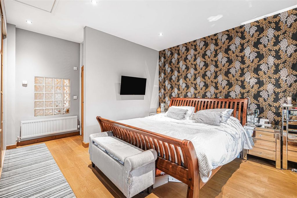 Additional image 10 of 4 bed property for saleQueens Avenue, Bicester OX26