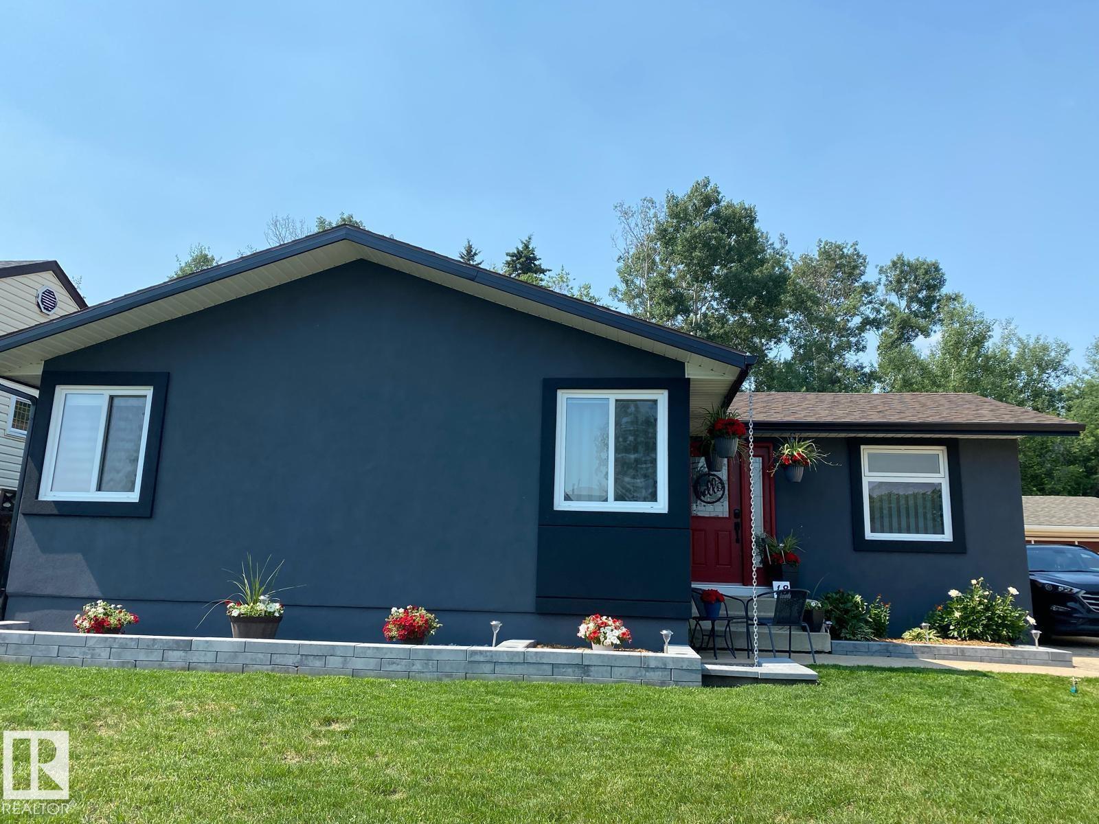 18 Moberly Crescent, Fort Mcmurray, AB, T9H1G9