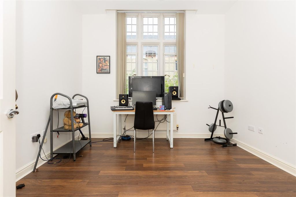 Additional image 7 of 2 bed flat for saleSouth Wing, Fairfield Hall, Kingsley Avenue, Fairfield SG5