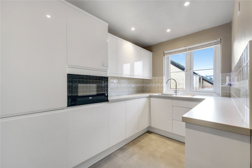 Additional image 3 of 1 bed flat for saleAlexandra Court, Alexandra Road, Barnstaple EX32