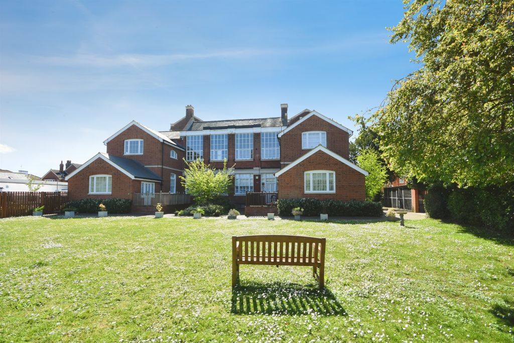 1 bed flat for saleCoggeshall Road, Braintree CM7 photo 2