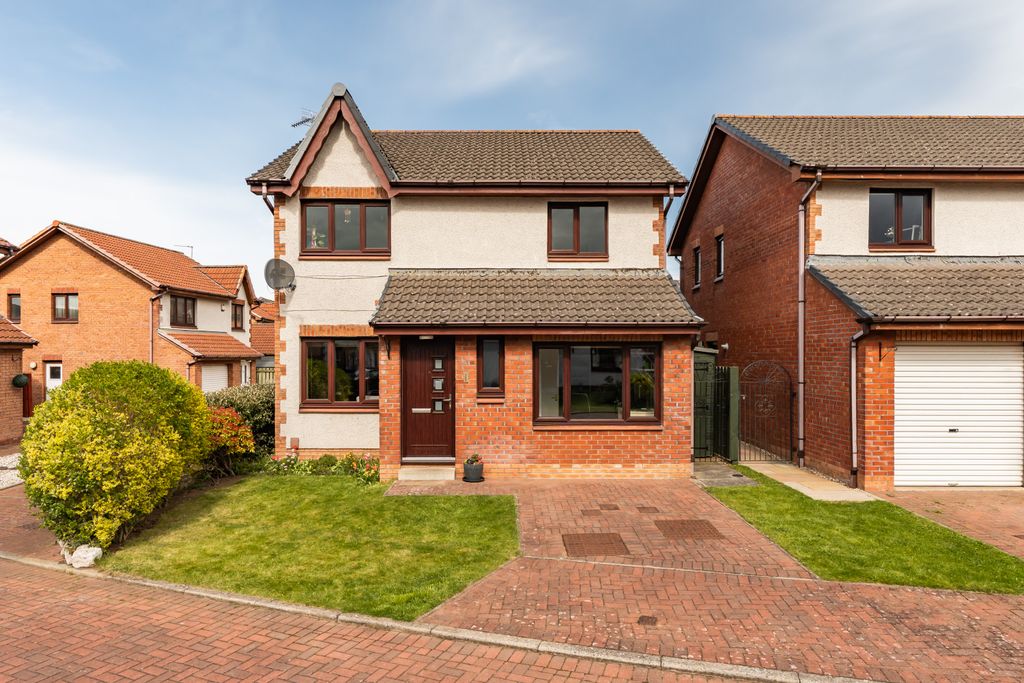 4 bed villa for sale259 Guardwell Crescent, Edinburgh EH17