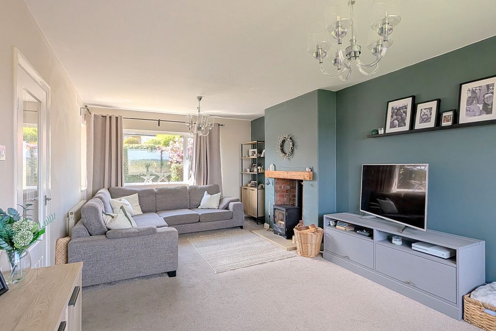Additional image 5 of 4 bed terraced house for saleLaverock Lane, Brighouse, West Yorkshire HD6
