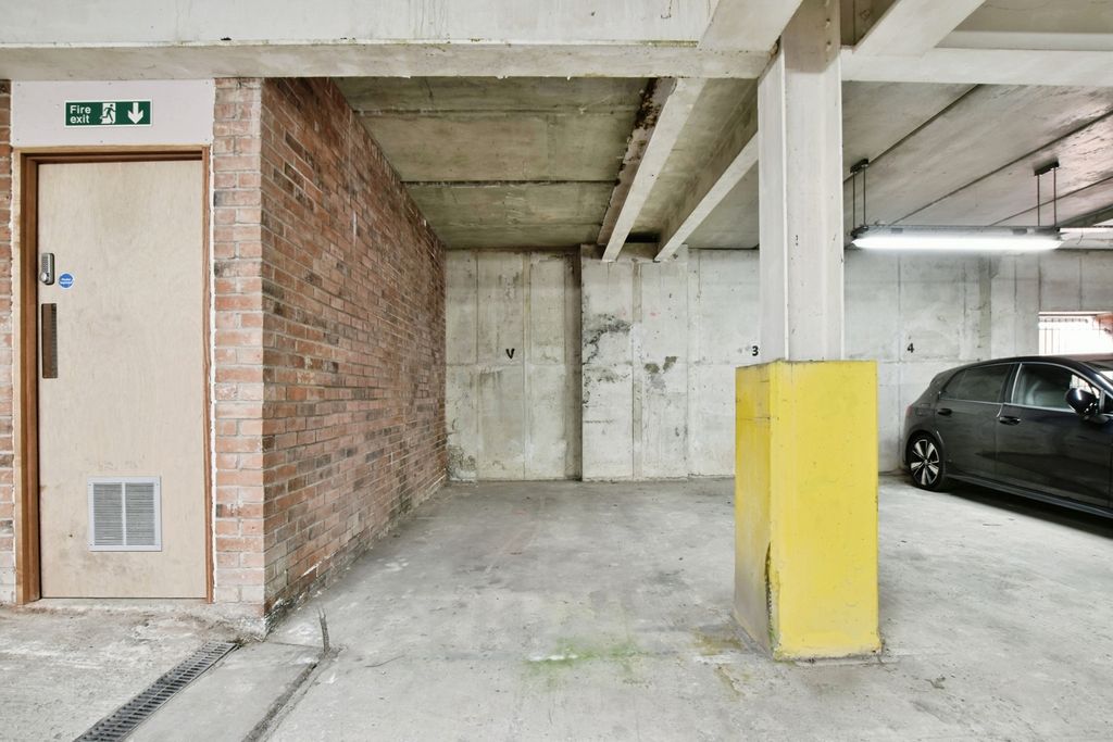 Additional image 11 of 2 bed flat for saleGeorge Street, Alderley Edge, Cheshire SK9