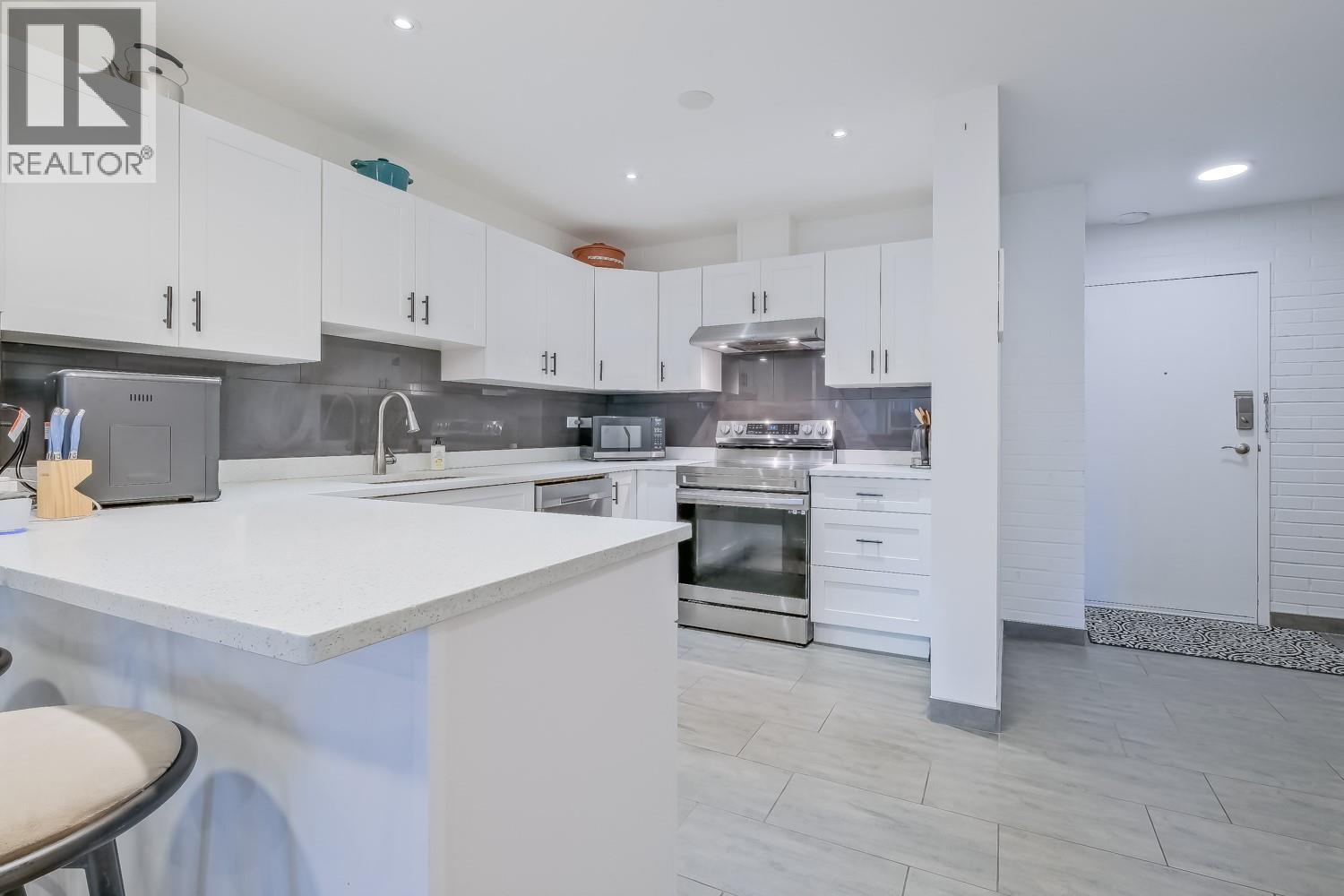 Additional image 4 of 401-1915 Pacific Court, Kelowna, BC, V1Y8B3