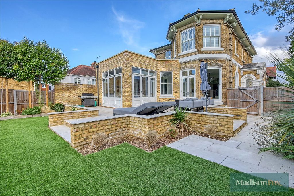 Additional image 43 of 5 bed detached house for saleQueens Road, Buckhurst Hill, Essex IG9