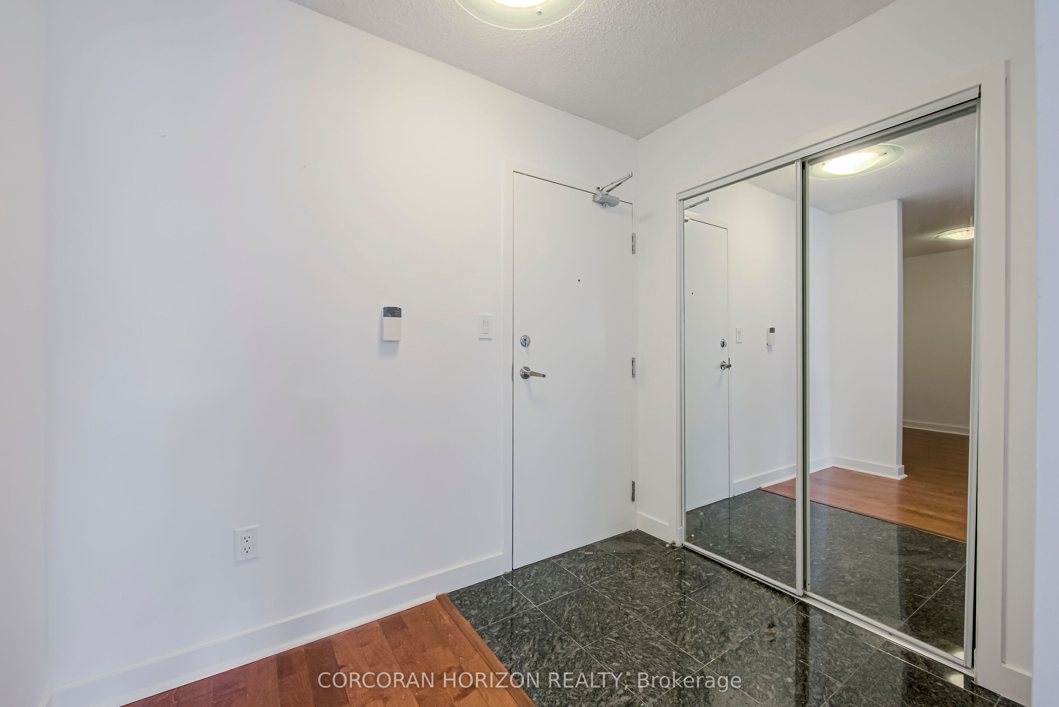 Additional image 4 of 609-10 Navy Wharf Court, Toronto, ON, M5V 3V2