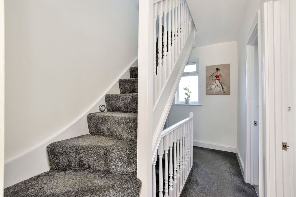 Additional image 27 of 4 bed semi-detached house for saleTibbs Hill Road, Abbots Langley WD5