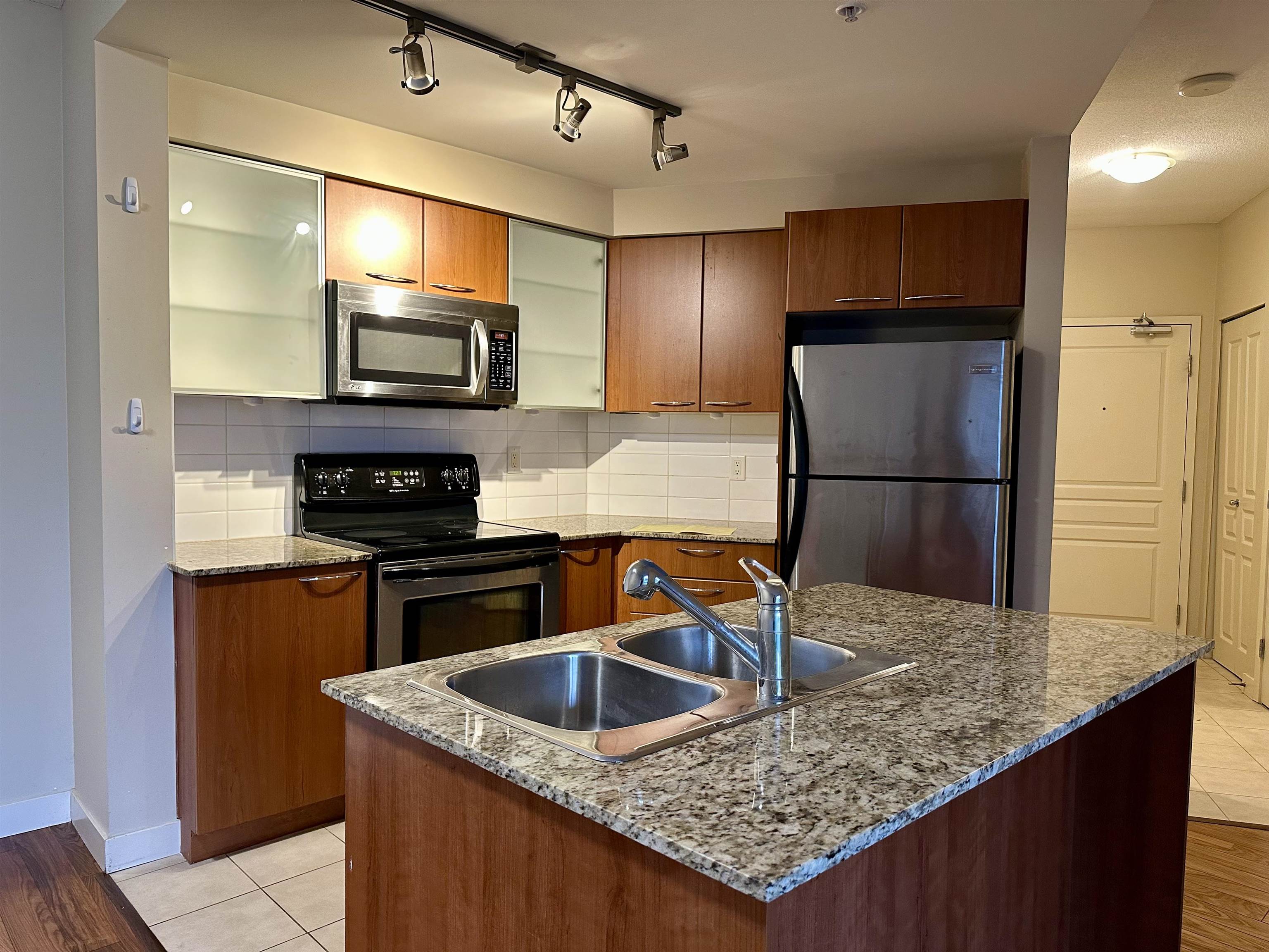 Additional image 2 of 516-4028 Knight Street, Vancouver, BC, V5N 5Y8