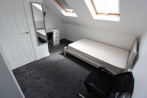 Room 4 Of 5, Terry Road, Coventry CV1, Room to rent