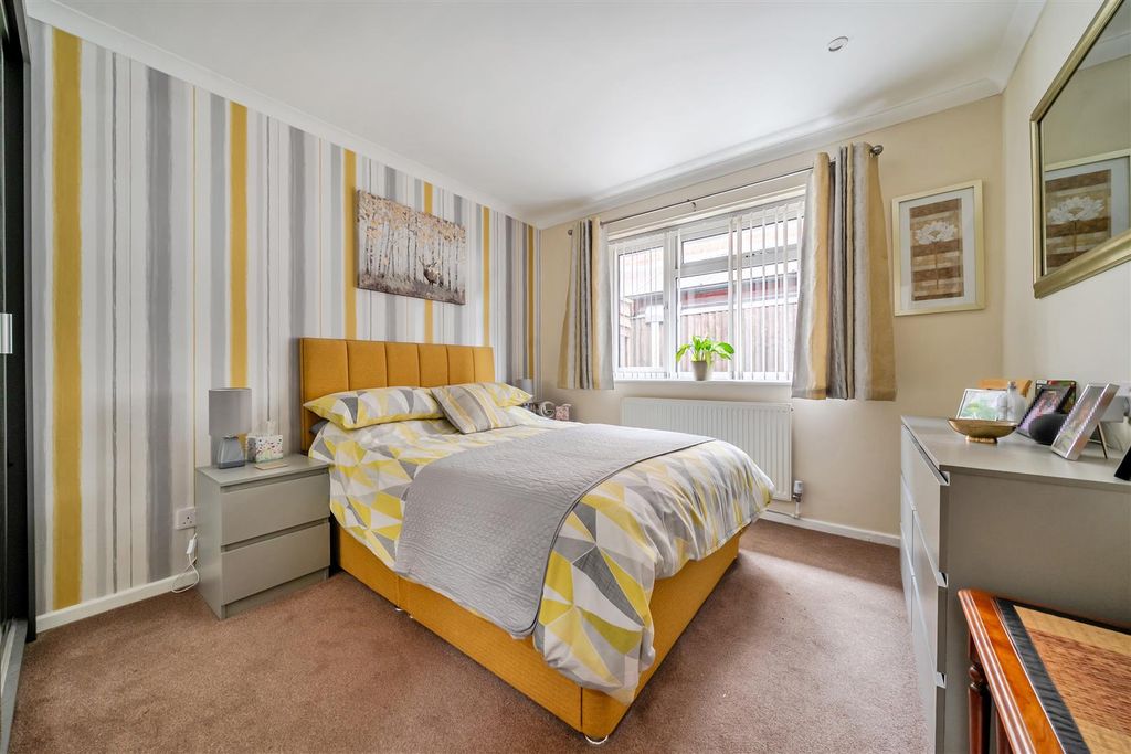 Additional image 8 of 4 bed detached bungalow for saleAspen Avenue, Bedford MK41