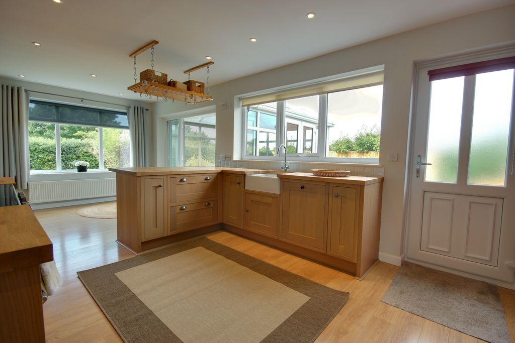 Additional image 3 of 4 bed detached house for saleWestwood Lodge, 48 Cartwright Lane, Beverley HU17
