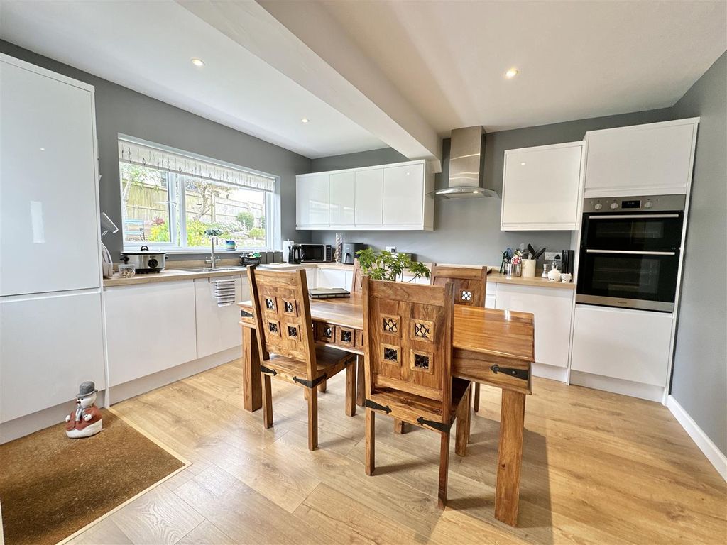 2 bed detached bungalow for saleHigher Copythorne, Copythorne, Brixham TQ5 photo 4