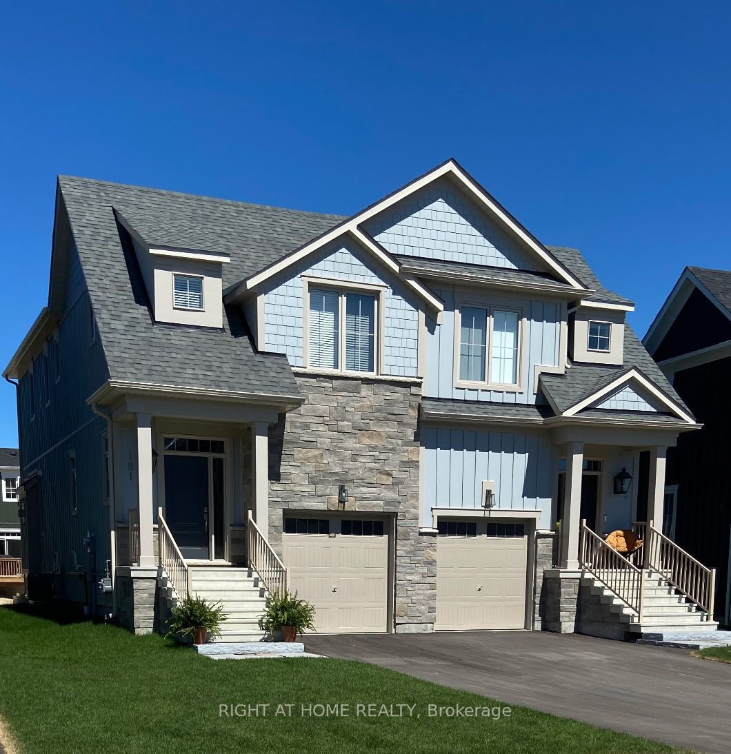 UPPER-181 Courtland Street, Blue Mountains, ON, L5N 4V7