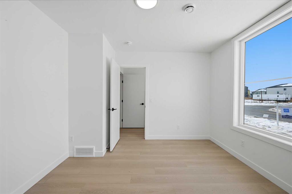 Additional image 6 of 8814 48 Street NE, Calgary, AB, T3J 5N8