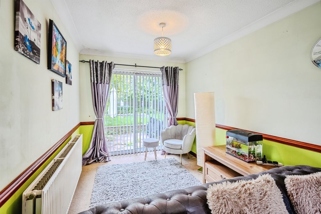 Additional image 4 of 6 bed detached house for salePlover Crescent, Caldicot NP26