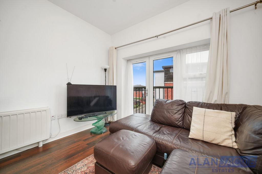 Additional image 4 of 2 bed flat for saleDerwent Court, Riverside Close, Romford RM1