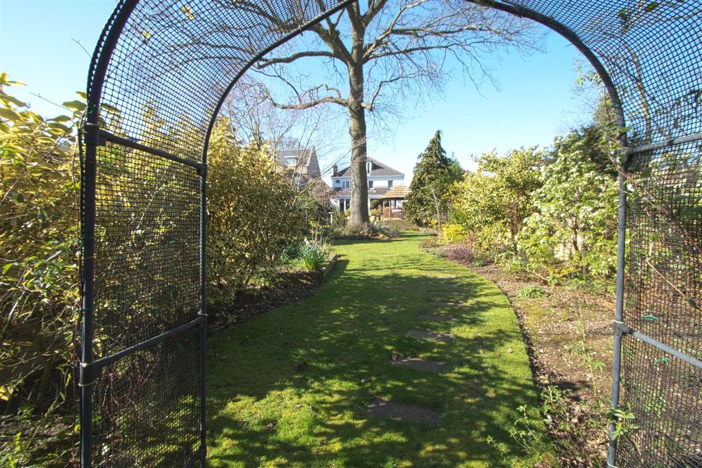 Additional image 2 of 6 bed detached house for saleNorsey Road, Billericay CM11