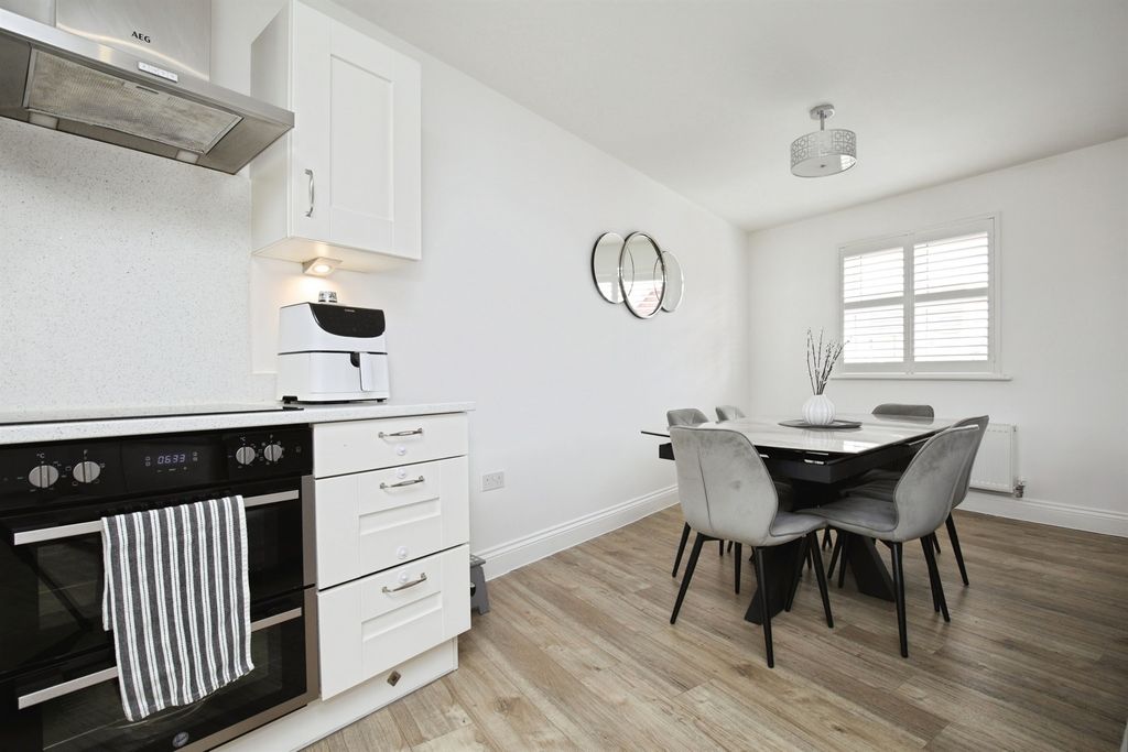 Additional image 16 of 3 bed maisonette for saleDraper Close, Andover SP11