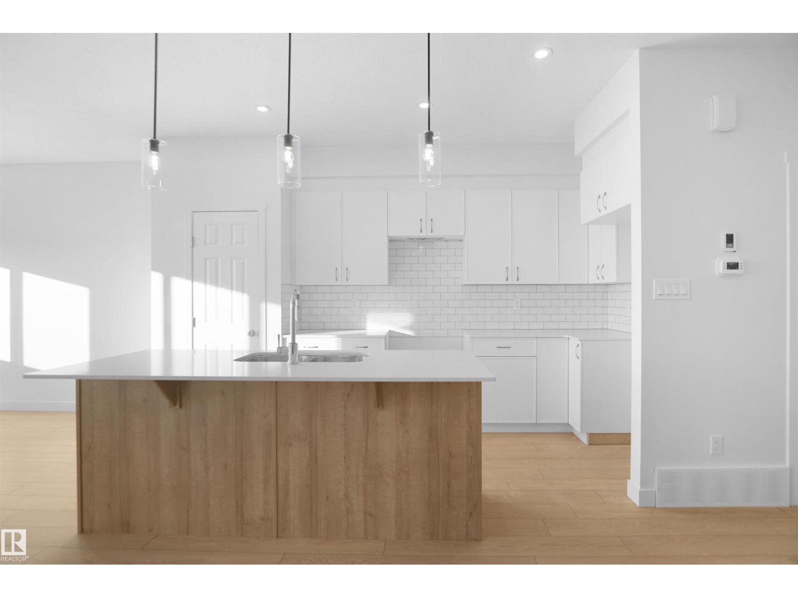 Additional image 5 of 13136 214 Street NW, Edmonton, AB, T5S0X1