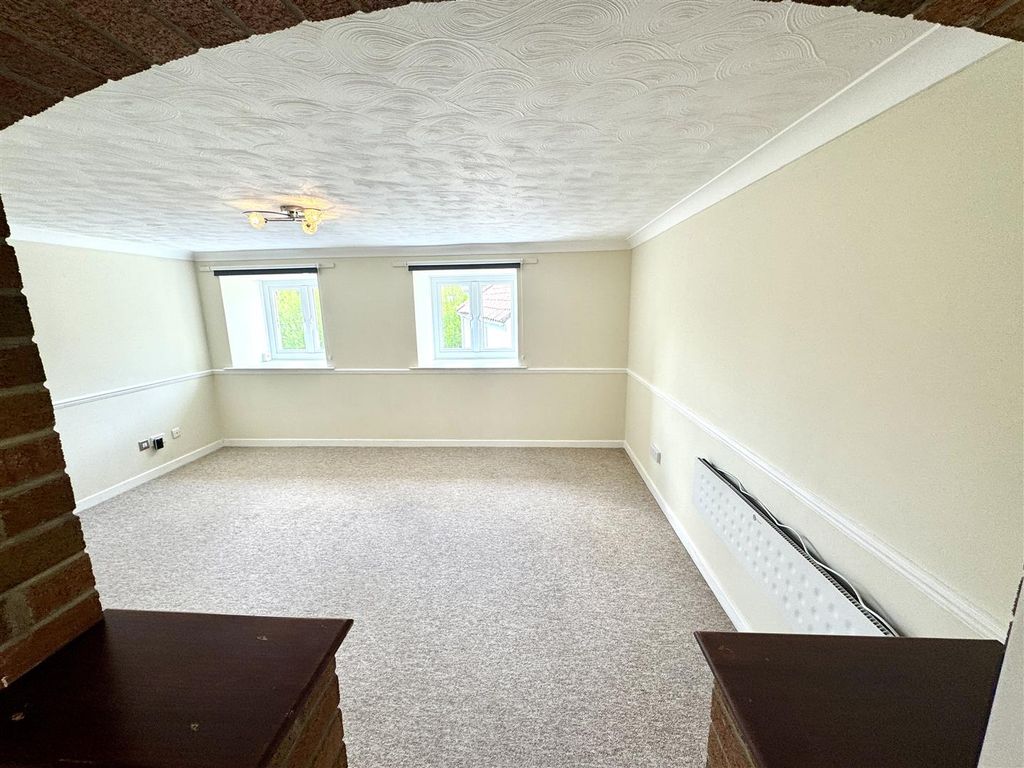 1 bed flat for saleRiverside Mill, The Back, Chepstow NP16 photo 3