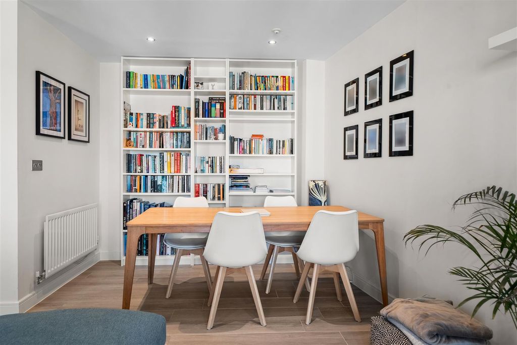 Additional image 5 of 2 bed flat for saleHawker Drive, Addlestone KT15