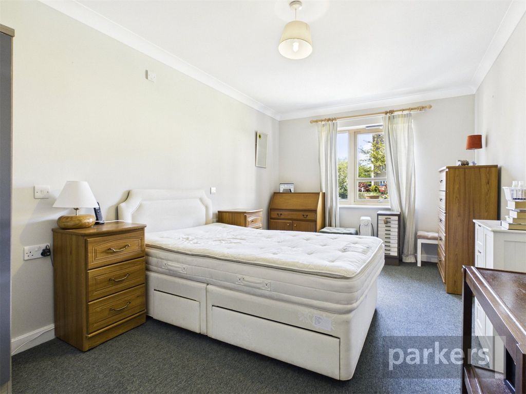 Additional image 6 of 2 bed flat for saleButtercross Lane, Witney, Oxfordshire OX28