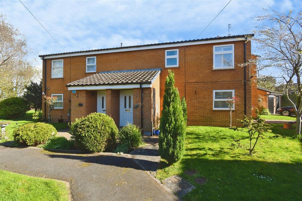 2 bed flat for saleGlenfield Drive, Kirk Ella, Hull HU10