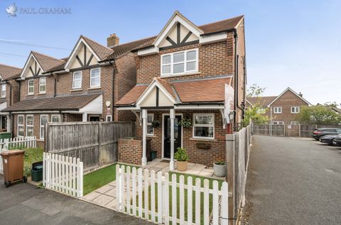 Cowper Avenue, Sutton SM1
