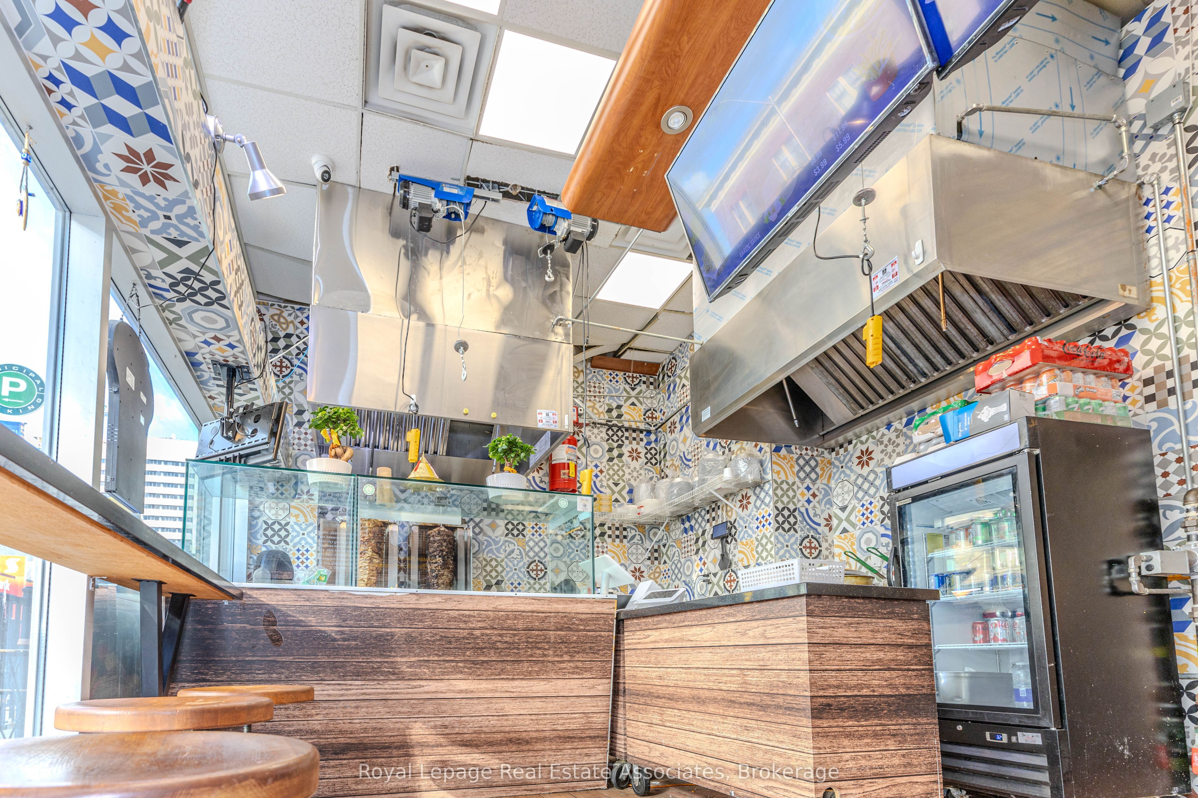Additional image 5 of Unit 1-750 Spadina Avenue, Toronto, ON, M5S 2J2