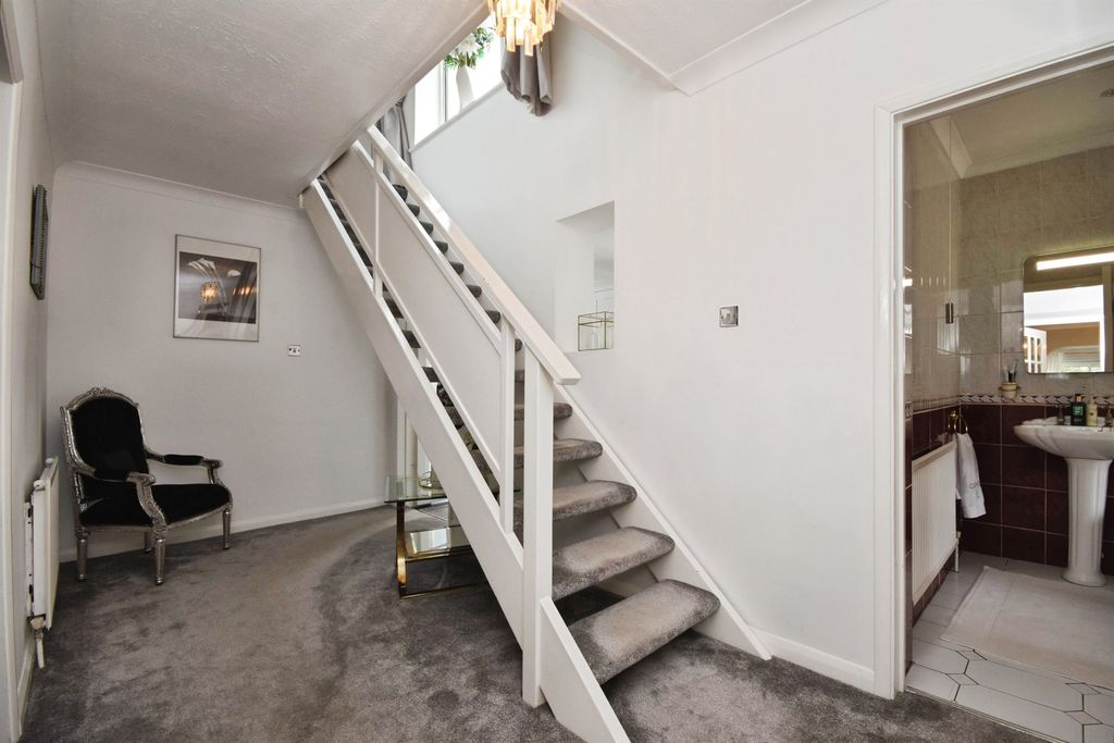 Additional image 14 of 4 bed detached house for saleNoak Hill Road, Billericay CM12