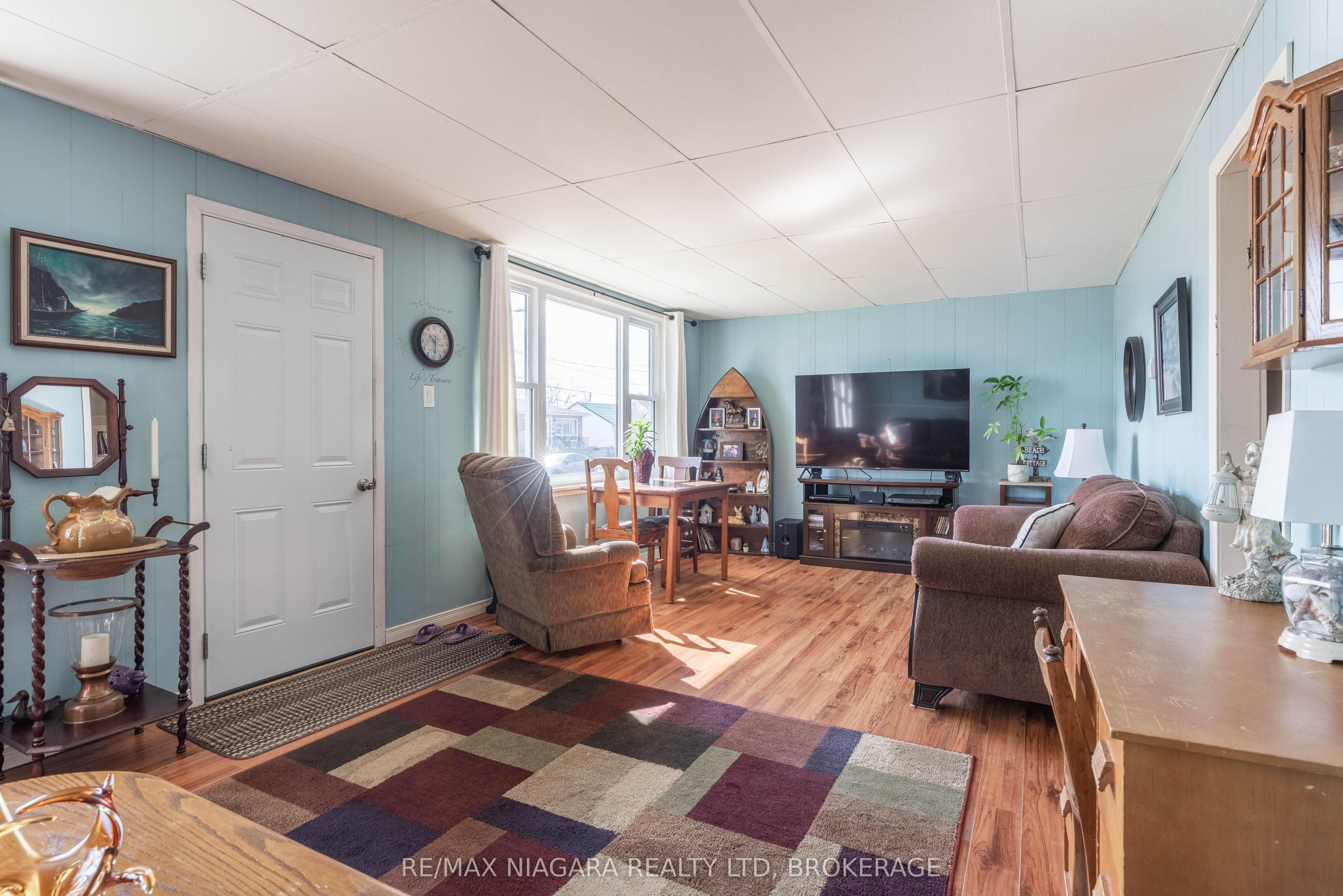 Additional image 3 of 42 Douglas Street, Fort Erie, ON, L2A 3W5